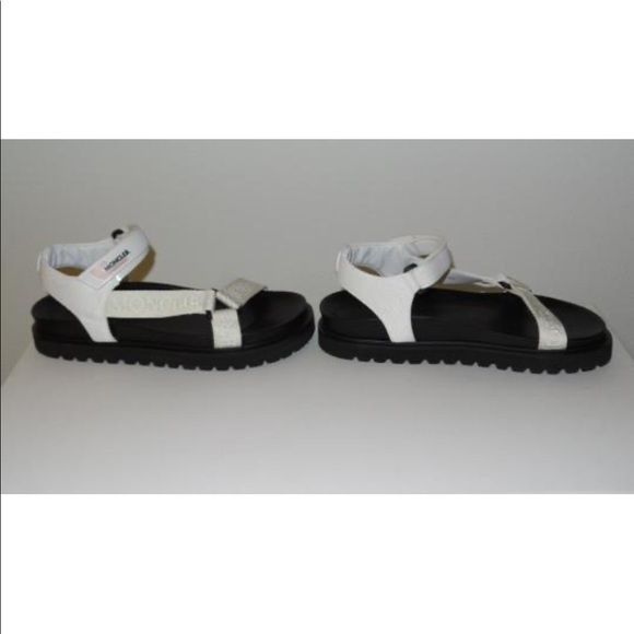 MONCLER TOUCH-STRAP WHITE FLAT SANDALS - Picture 3 of 9